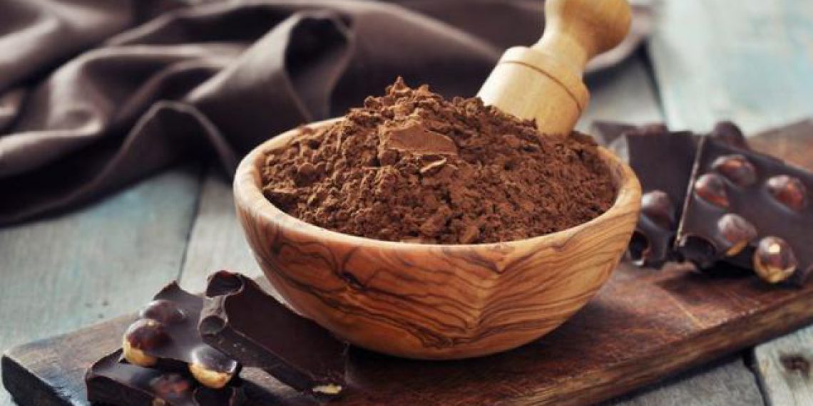 Carob – embellecimiento alternativo al azúcar que se puede agregar al café y máscaras faciales