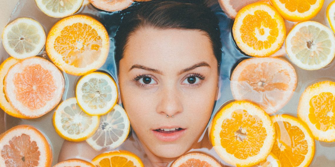 Beneficios de la Vitamina C en la Piel: Preguntas Frecuentes y RESEÑAS de Mejores Sueros para Rostro